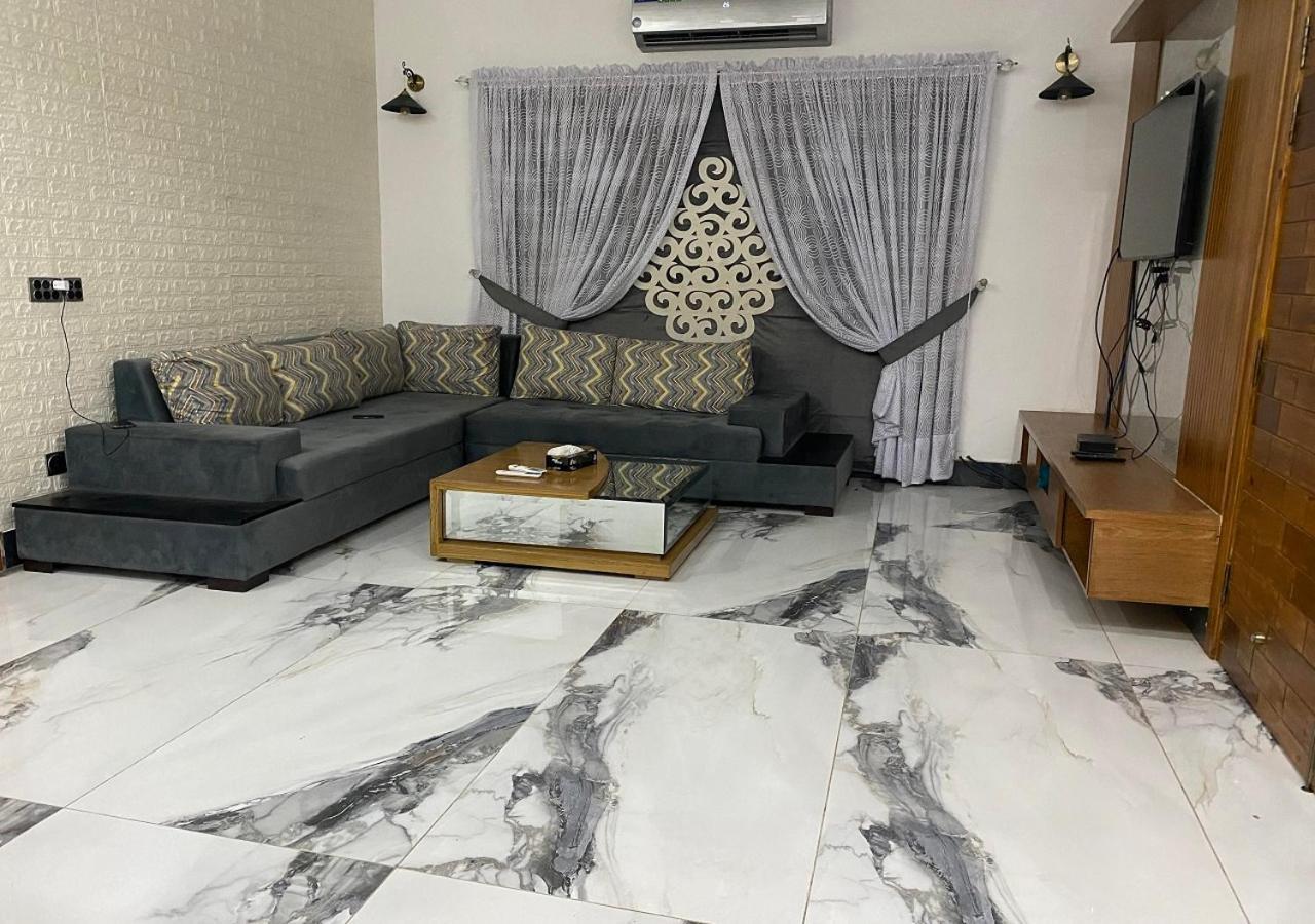 Burj Al Bahria Town Luxury Suites Lahore Luaran gambar