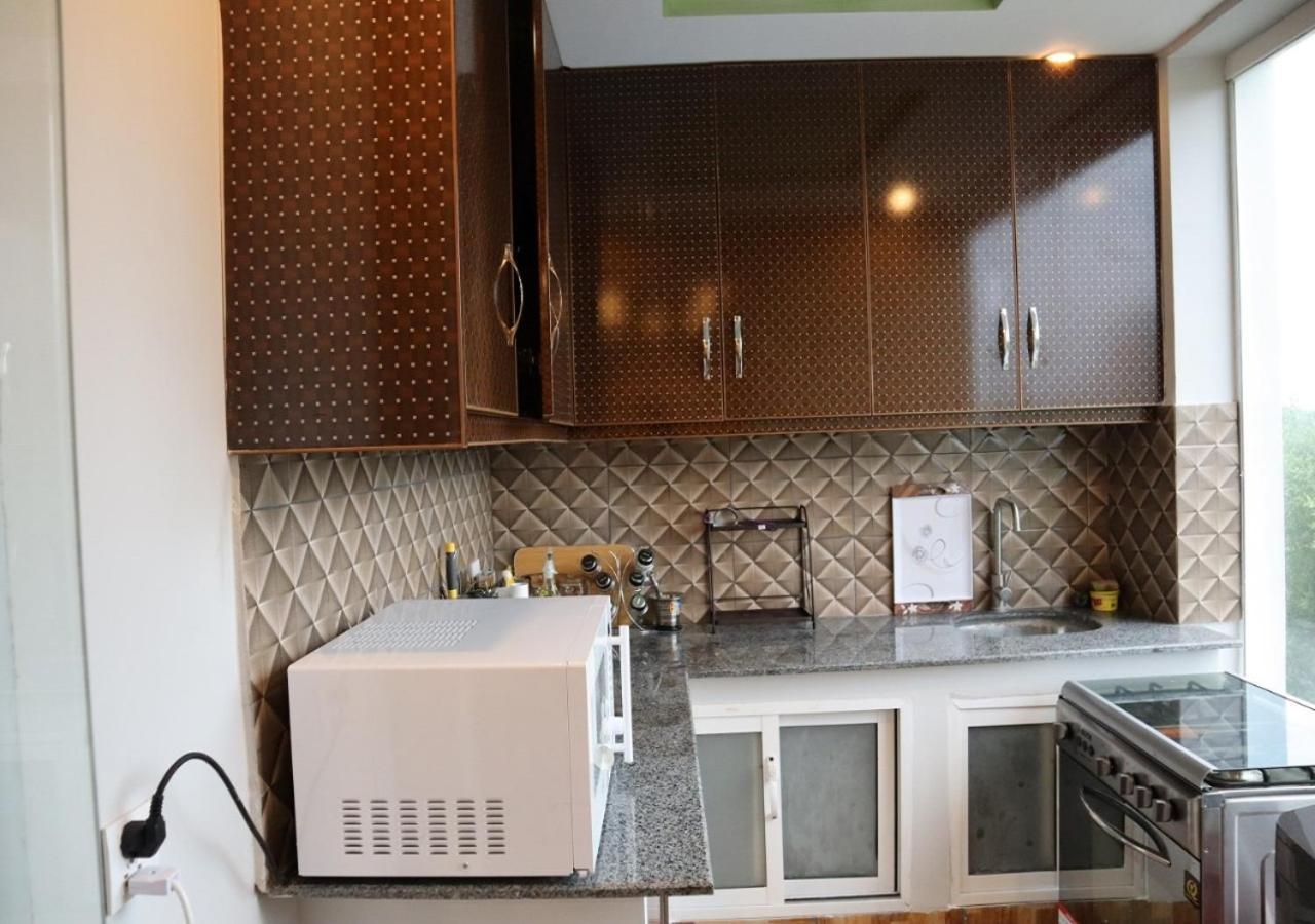 Burj Al Bahria Town Luxury Suites Lahore Luaran gambar