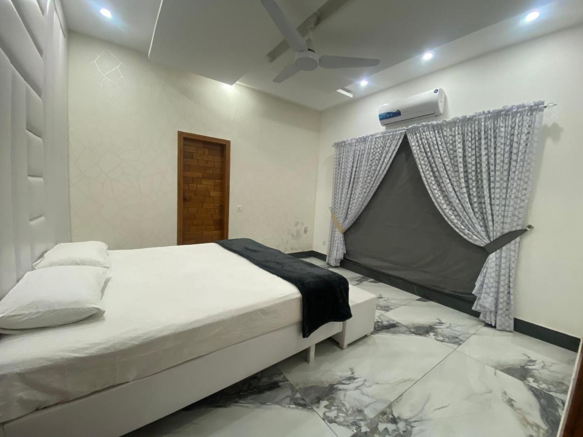 Burj Al Bahria Town Luxury Suites Lahore Luaran gambar