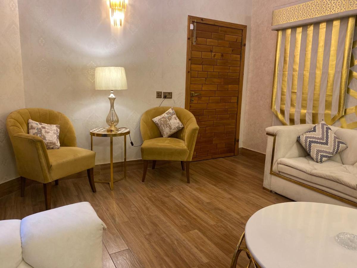 Burj Al Bahria Town Luxury Suites Lahore Luaran gambar