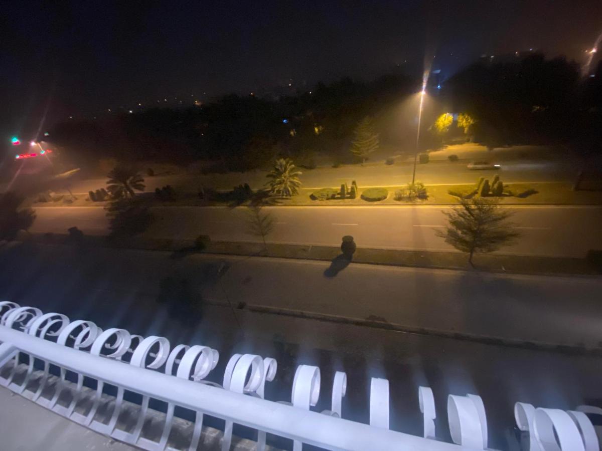 Burj Al Bahria Town Luxury Suites Lahore Luaran gambar