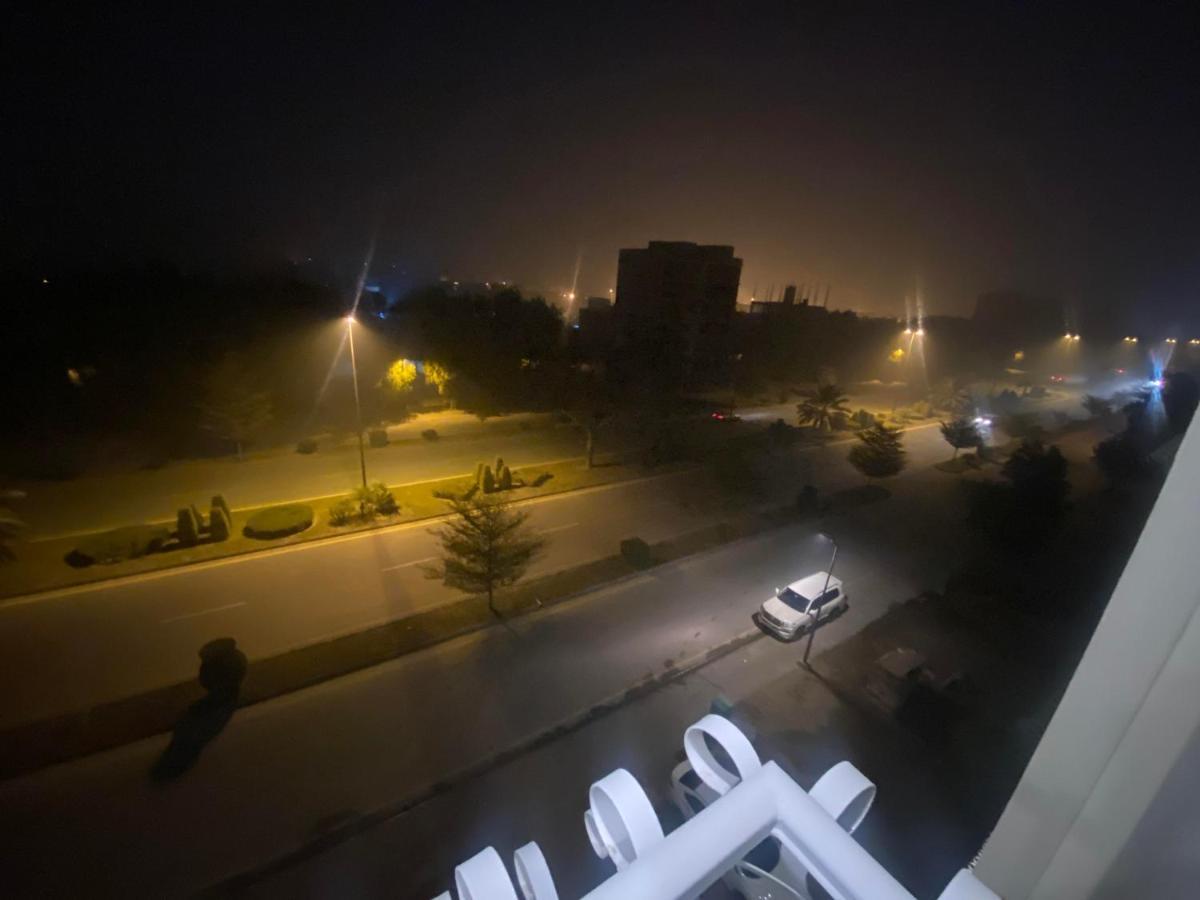 Burj Al Bahria Town Luxury Suites Lahore Luaran gambar