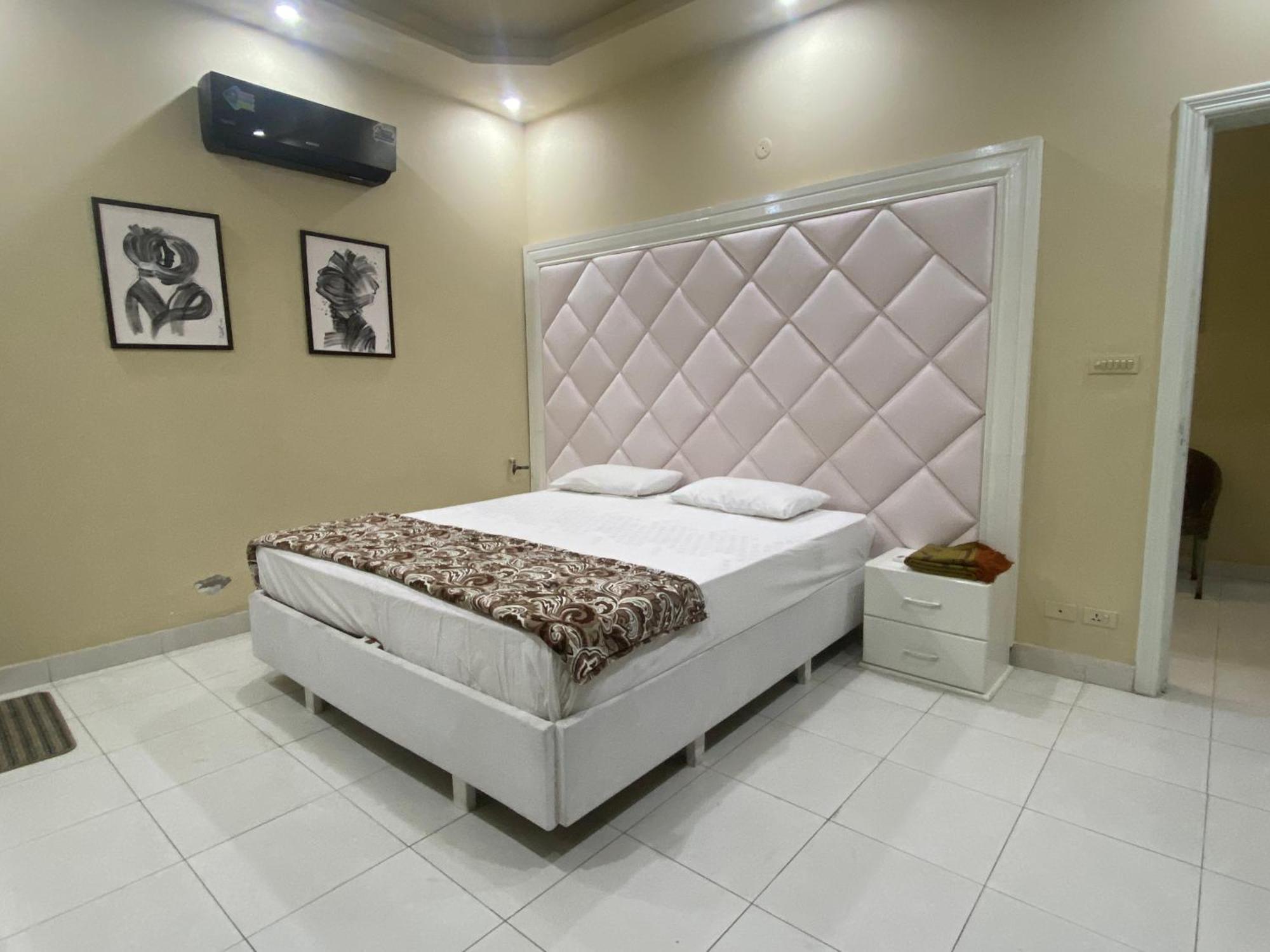 Burj Al Bahria Town Luxury Suites Lahore Luaran gambar