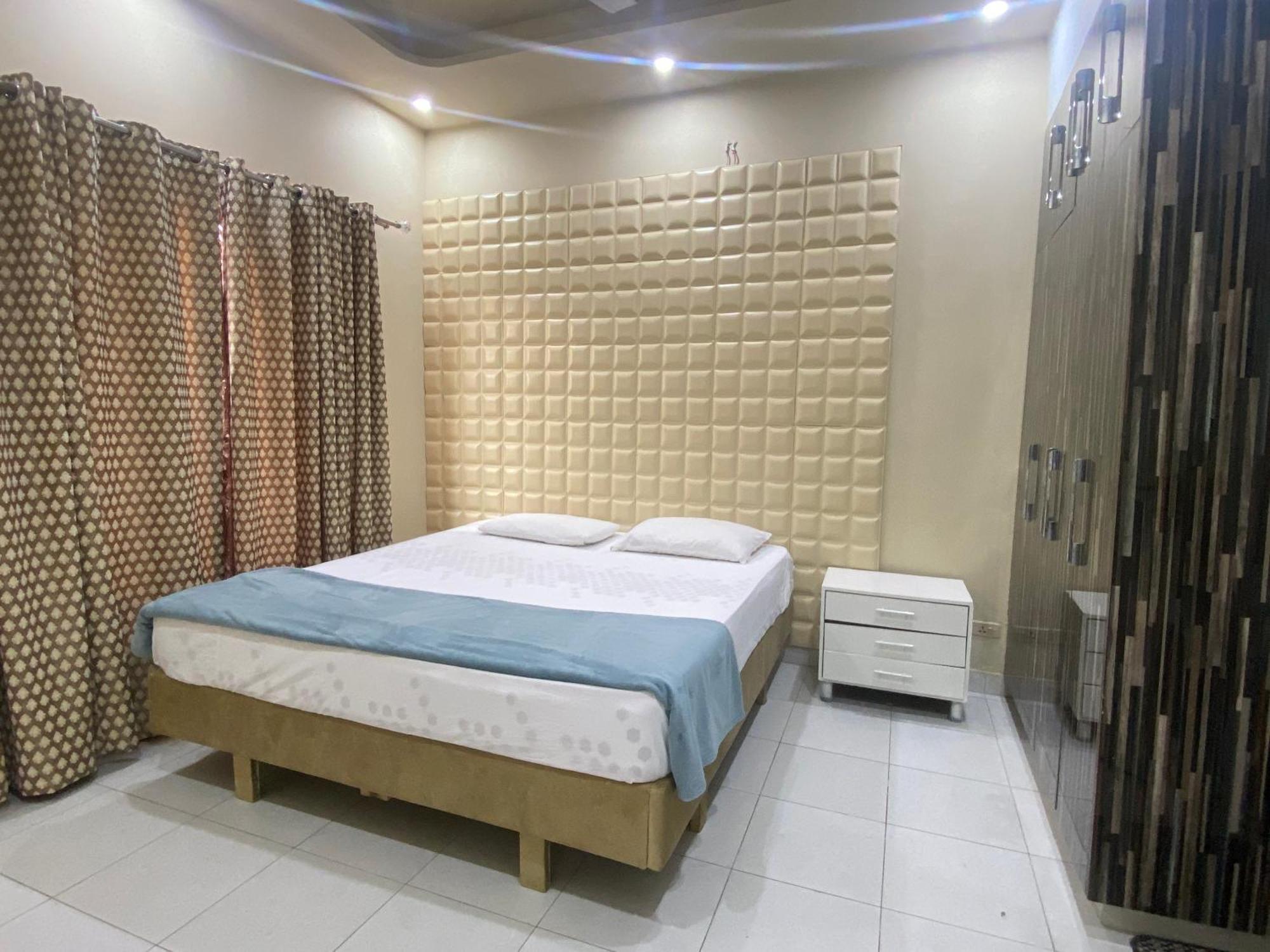 Burj Al Bahria Town Luxury Suites Lahore Luaran gambar