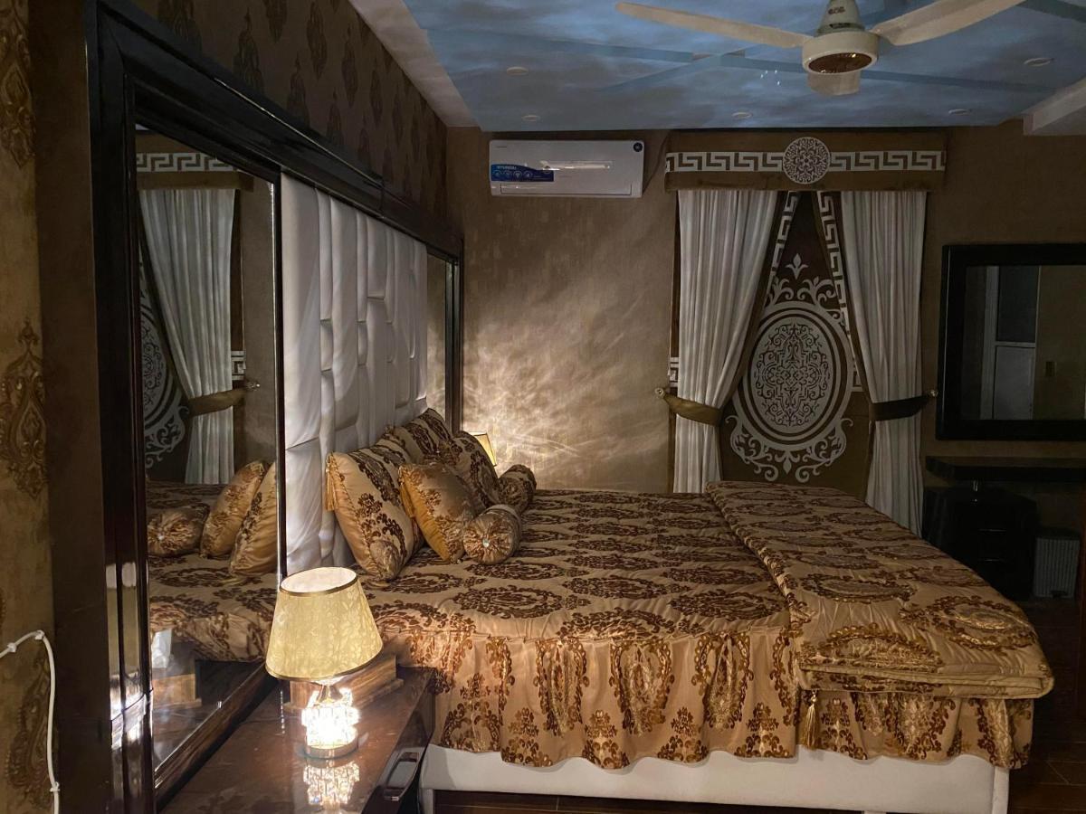 Burj Al Bahria Town Luxury Suites Lahore Luaran gambar