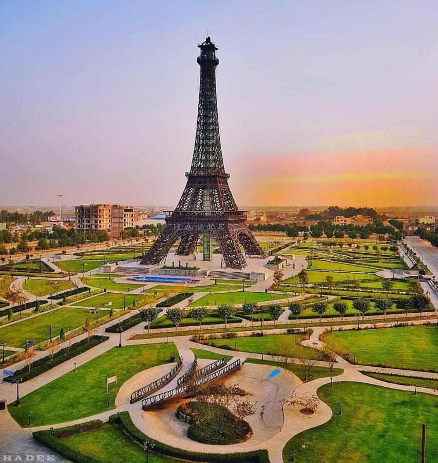 Burj Al Bahria Town Luxury Suites Lahore Luaran gambar