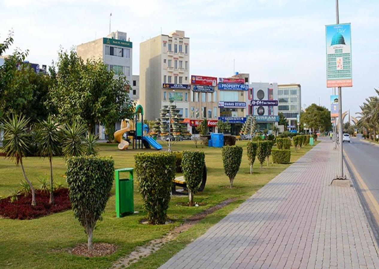Burj Al Bahria Town Luxury Suites Lahore Luaran gambar