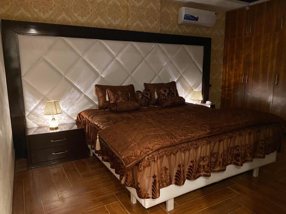 Burj Al Bahria Town Luxury Suites Lahore Luaran gambar