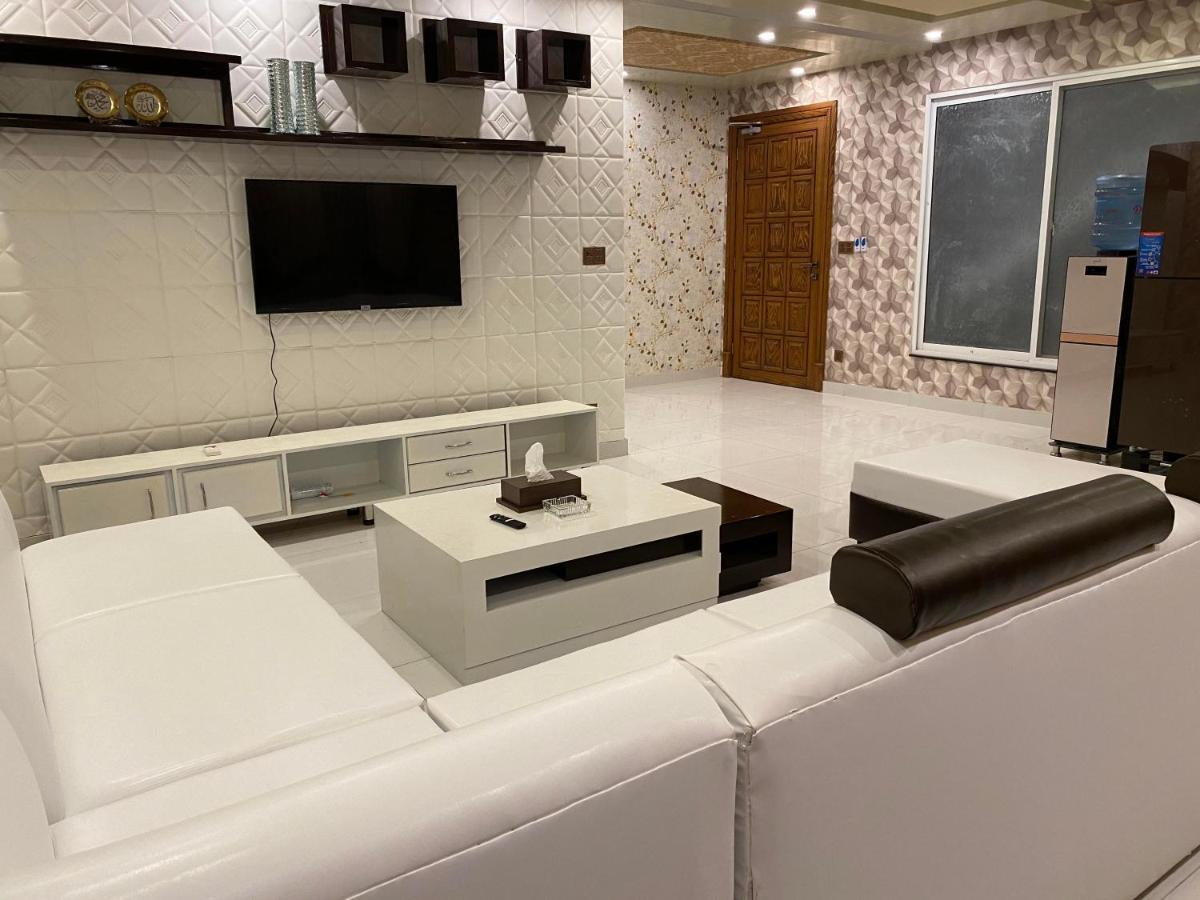 Burj Al Bahria Town Luxury Suites Lahore Luaran gambar