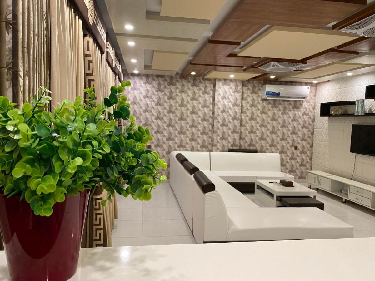 Burj Al Bahria Town Luxury Suites Lahore Luaran gambar